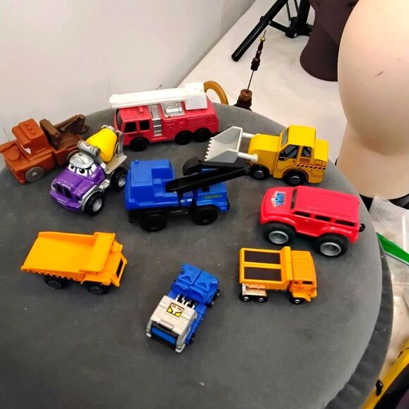 Lot of 8 Tonka Trucks some Vintage - Picture 1 of 2